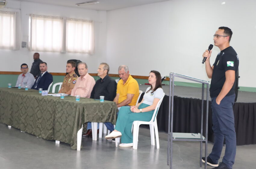  Prefeito Carlos Gil anuncia medidas de segurança nas 10 escolas e 11 centros municipais de educação infantil de Ivaiporã