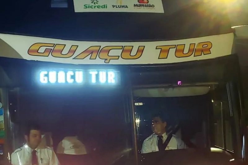  Ônibus do Cascavel Futsal é assaltado e alvo de tiros no Paraná