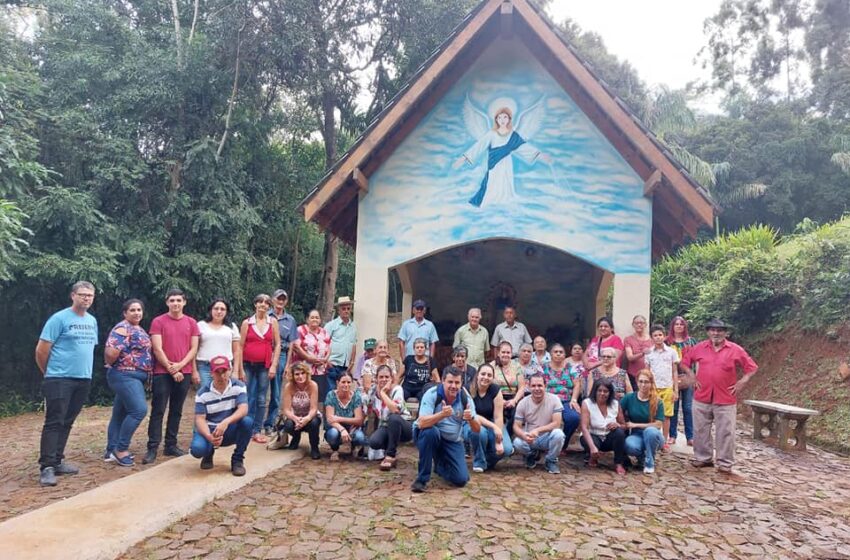  Passeio para Grutas Nossa Senhora da Saúde e Salete proporciona lazer e cultura para Grupo de Convivência de Ariranha do Ivaí