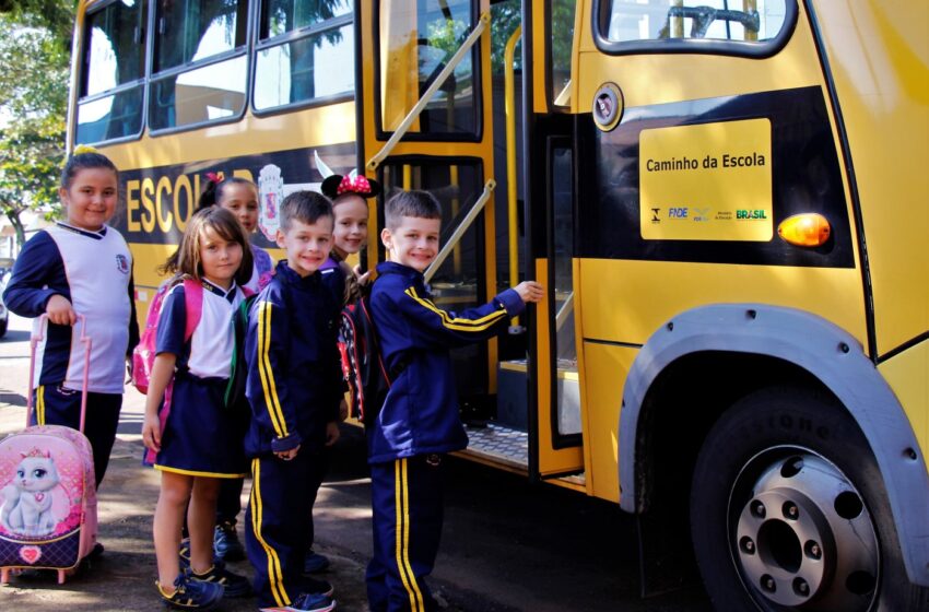  Arapongas orienta sobre carteirinha do Transporte Escolar para alunos da Rede Municipal