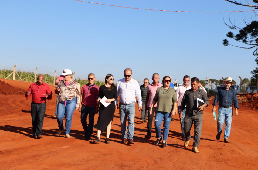  50 homens trabalham na construção do Parque de Exposições de Ivaiporã