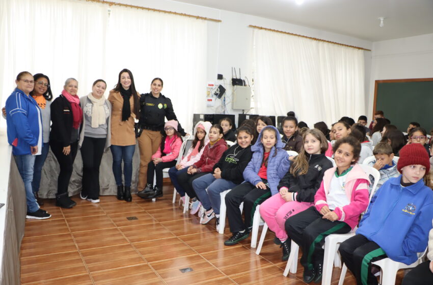  Policial Militar ministra palestra sobre Bullying a convite da Prefeitura de Ivaiporã e da Fatec