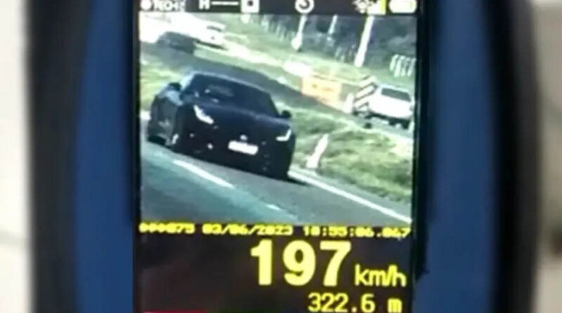  Paraná: radar flagra carro de luxo a quase 200 km/h na BR-376