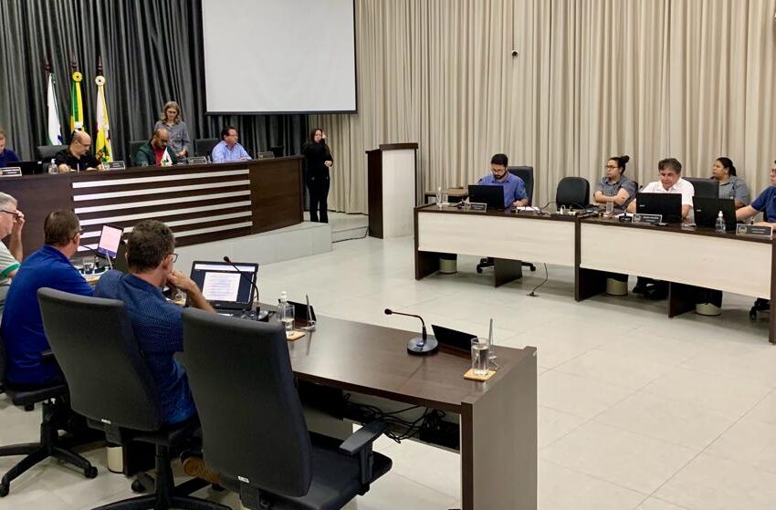 Câmara de Apucarana aprova regulamentação de transporte individual privado e novo piso de ACS