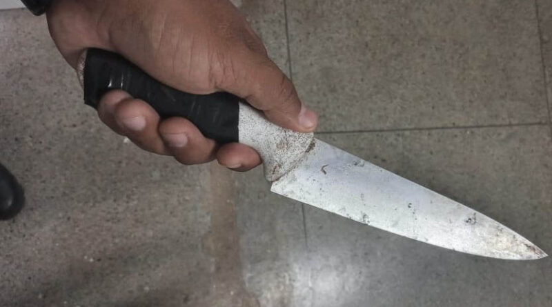  Durante crise de ciúmes, namorado ataca homem com faca em Novo Itacolomi
