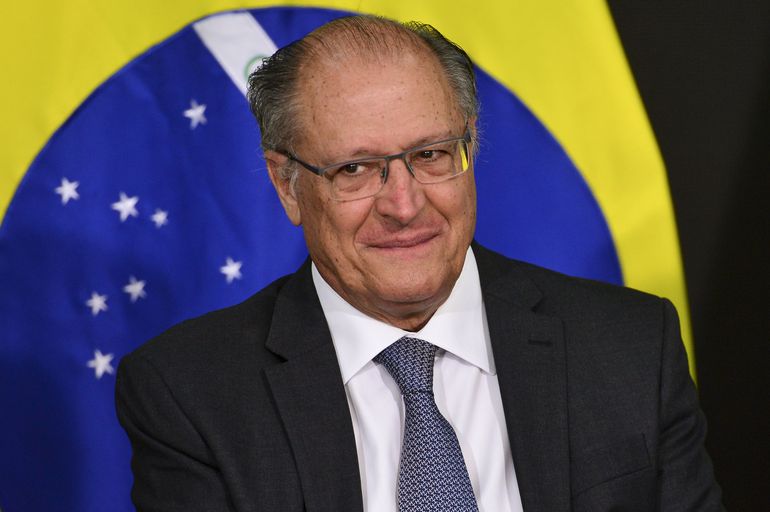  Geraldo Alckmin é diagnosticado com covid-19