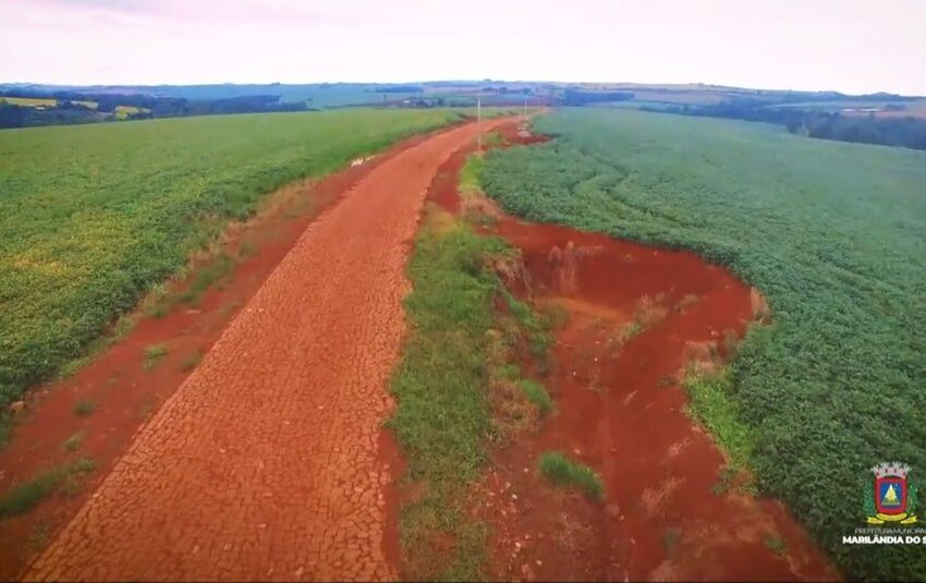  Prefeitura de Marilândia finaliza pavimentação com pedras irregulares no trecho que liga São José a Nova Amoreira