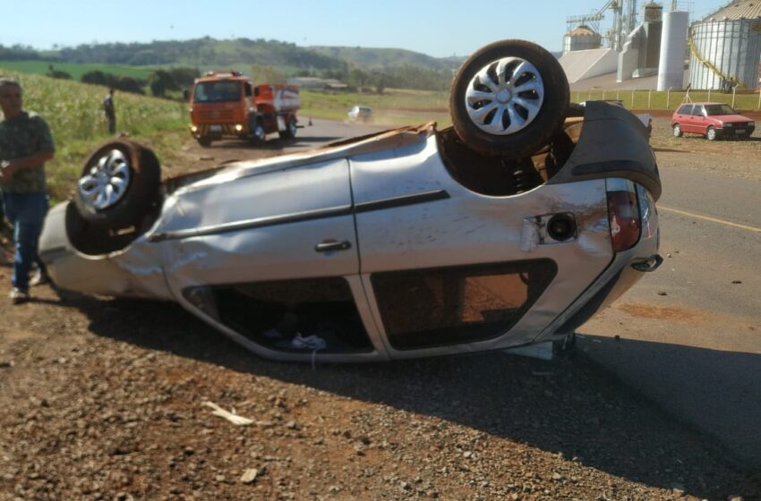  Jovem de 22 anos fica ferido após capotamento em Jandaia do Sul