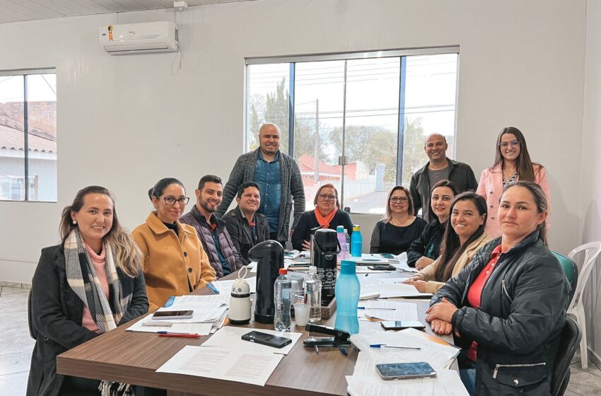  Manoel Ribas realiza reunião sobre modelos de editais do Ministério da Cultura