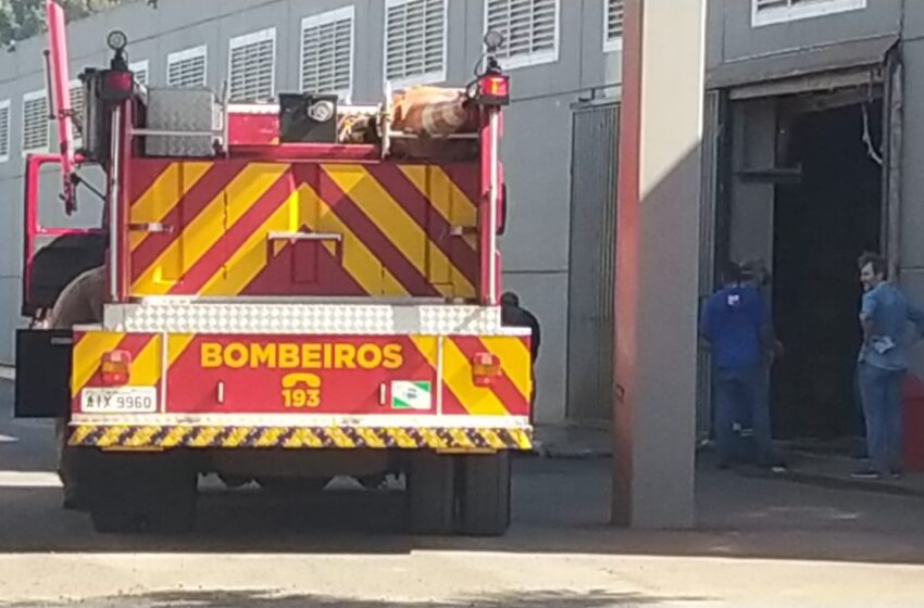  Princípio de incêndio em empresa mobiliza Bombeiros de Apucarana
