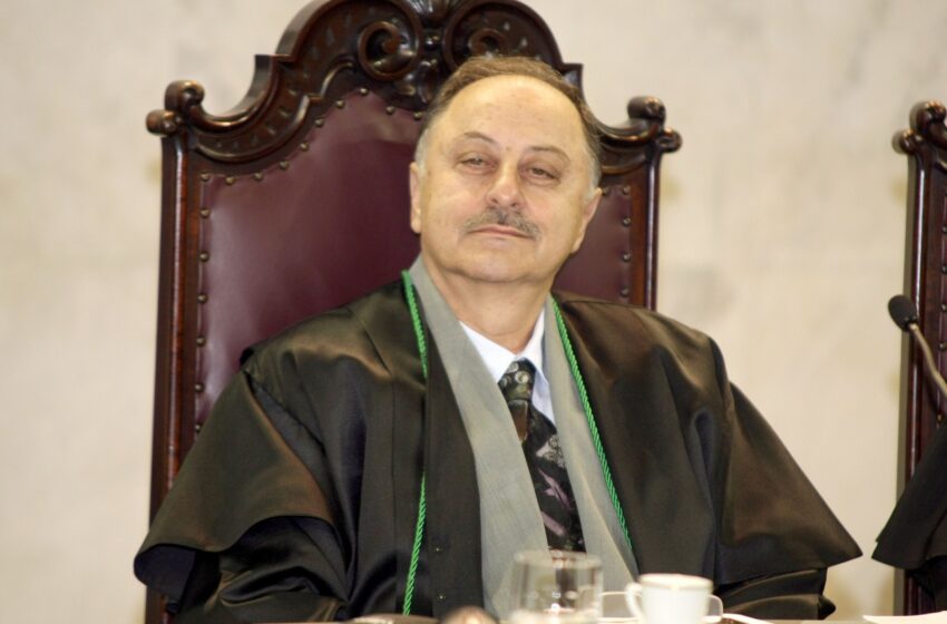  Governo decreta luto oficial pela morte de Artagão de Mattos Leão, ex-conselheiro do Tribunal de Contas