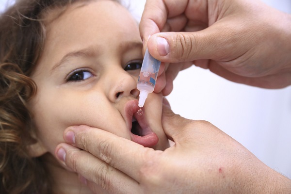  Ministra anuncia atualização da vacina contra pólio a partir de 2024