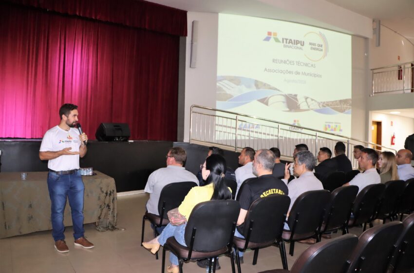  Equipe da Itaipu Binacional apresenta programa Itaipu Mais que Energia aos prefeitos da Amuvi e Amusep em Ivaiporã