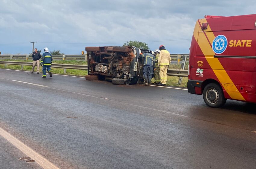  Mulher fica ferida após capotamento na BR-376 em Apucarana