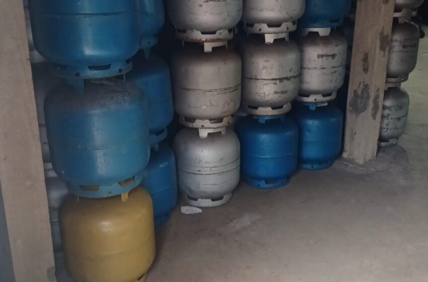  PC prende dono de mercado por venda e armazenamento ilegal de botijões de gás em Cambira