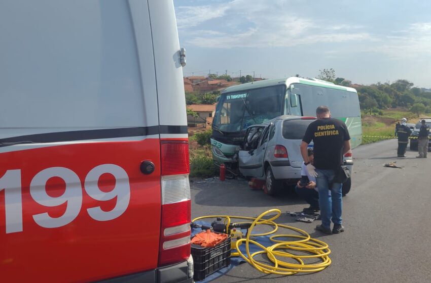  Homem morre após acidente entre micro-ônibus e carro em Jandaia do Sul