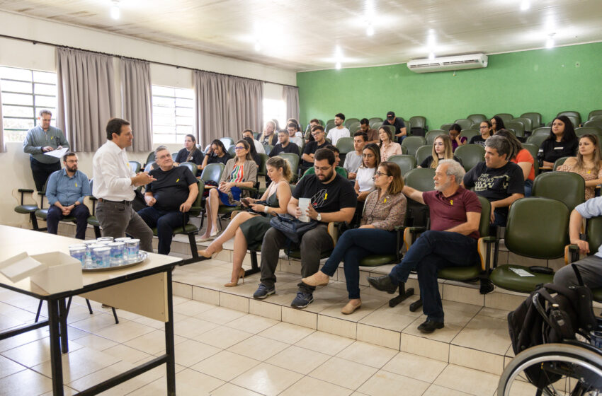  Prefeito ministra palestra sobre gestão pública para acadêmicos da Unespar