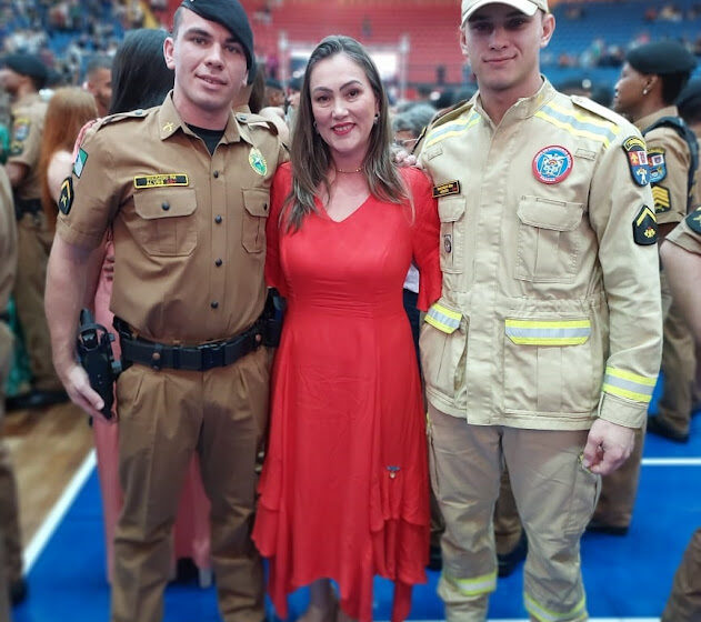  Formatura de irmãos de Ariranha do Ivaí emociona comunidade