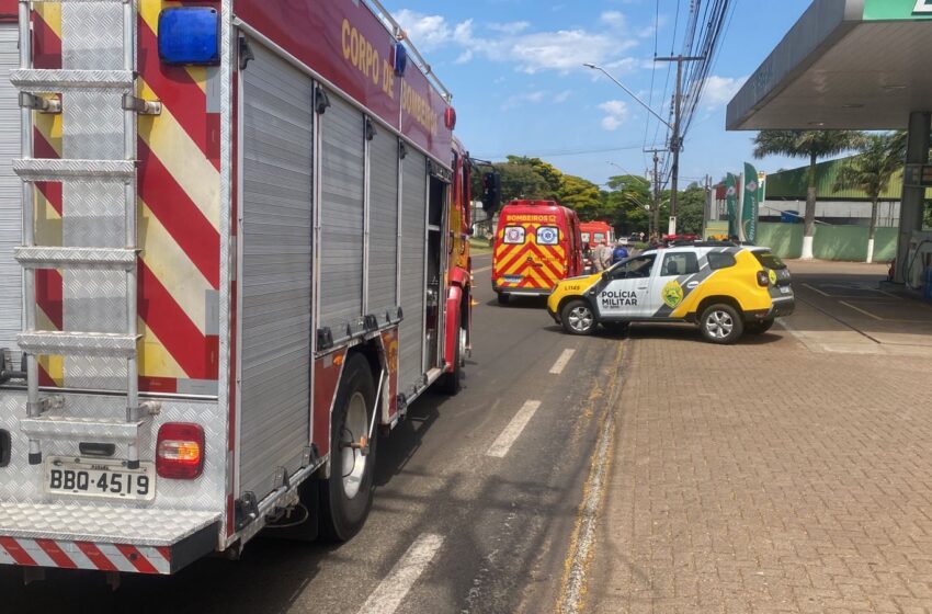  Batida entre moto e carro é registrada na Avenida Governador Roberto da Silveira