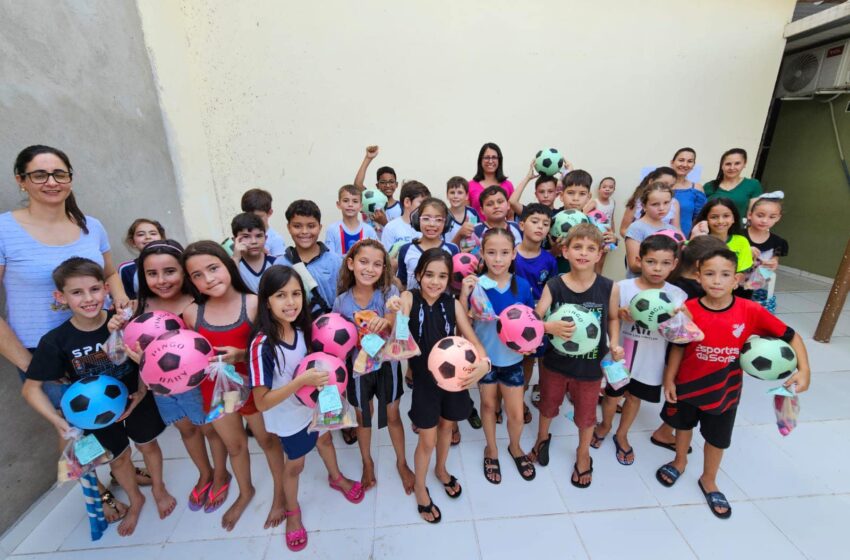  Prefeitura de Rio Branco do Ivaí celebra o dia das crianças com presentes
