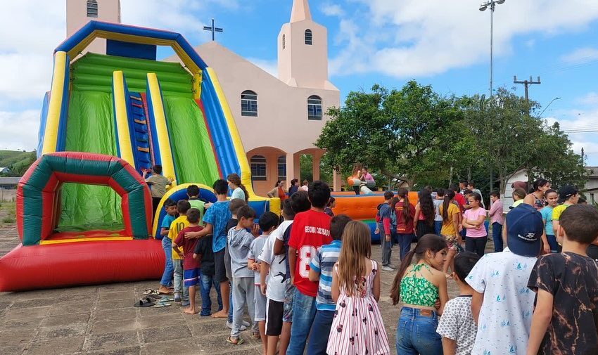  Prefeitura de Cândido de Abreu disponibiliza brinquedos nas escolas municipais do campo