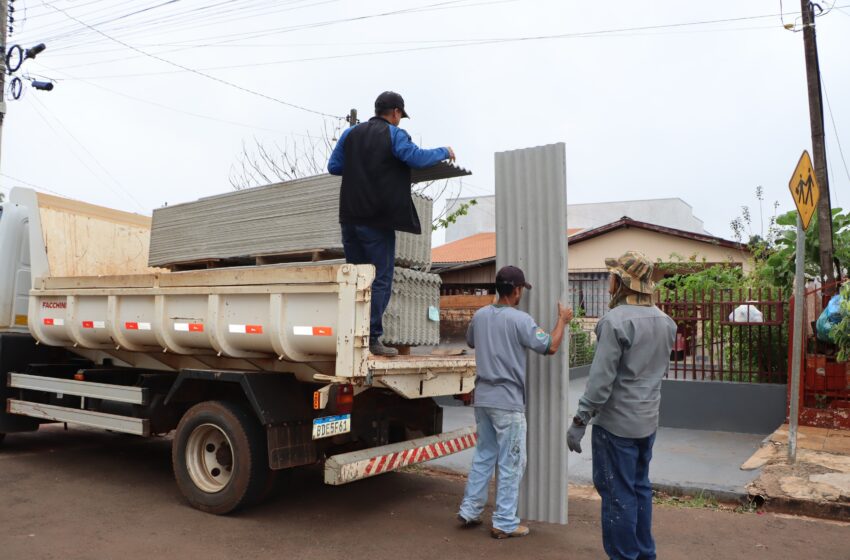  Prefeitura de Ivaiporã entrega 6.210 telhas às famílias que comprovaram danos decorrentes de temporais