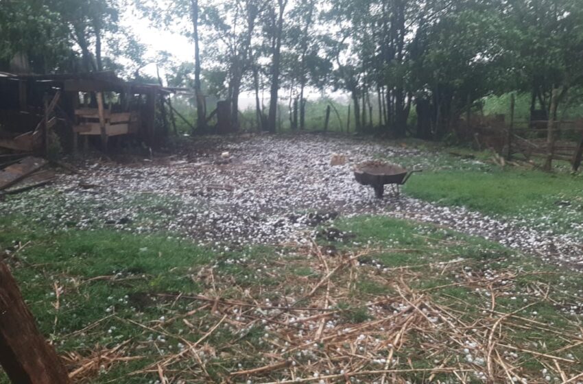  Chuva com granizo causa danos em Ivaiporã e Jardim Alegre