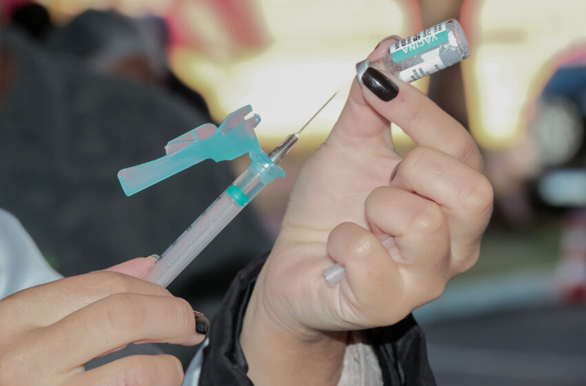  Casos de Covid-19 voltam a crescer e geram alerta para atualização vacinal em Apucarana