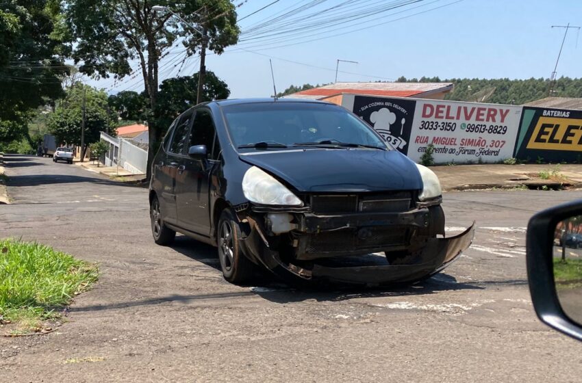  Batida entre carro e moto deixa homem ferido em Apucarana