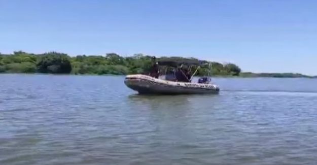  Bombeiros encontram segundo corpo de barco que virou em Primeiro de Maio