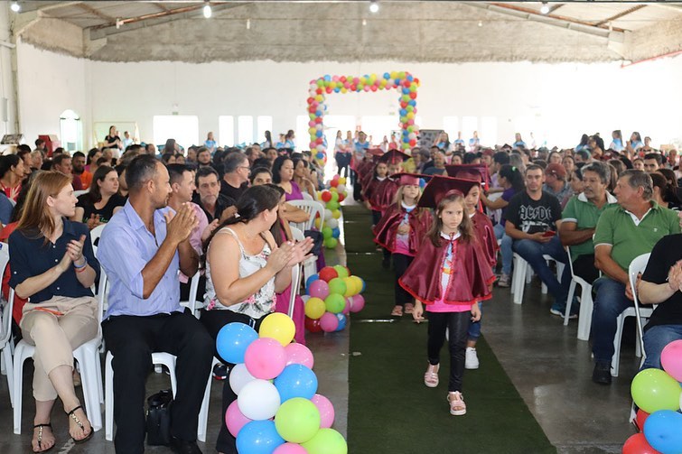  Secretaria de Educação e Cultura de Cândido de Abreu realiza formatura da educação infantil