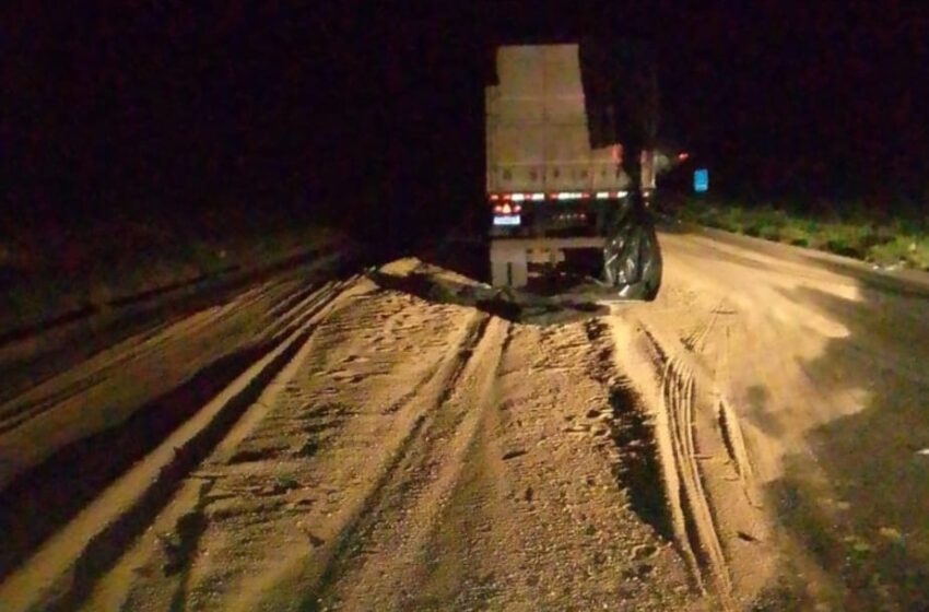  Motorista morre após acidente entre caminhões em Ortigueira