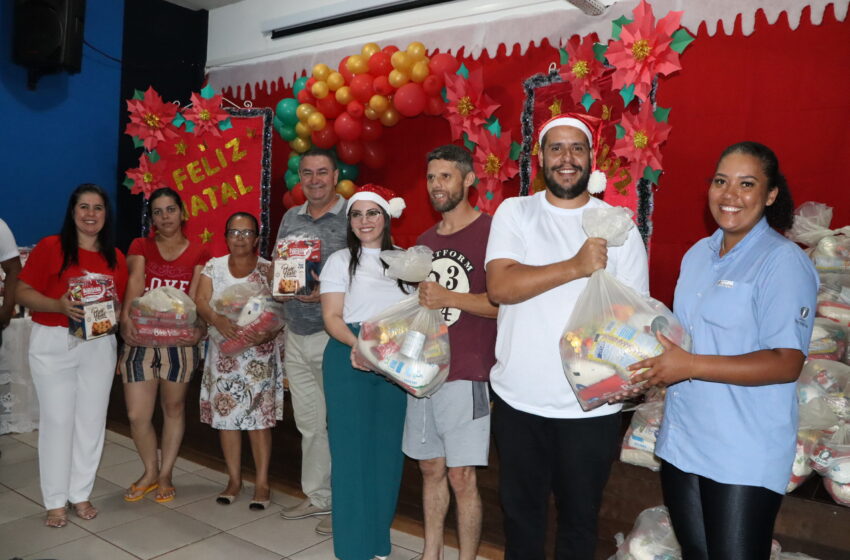  Assistência Social de Ivaiporã entrega kit de Natal a crianças e adolescentes atendidos nos projetos sociais