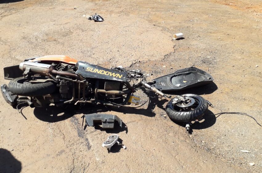  Idoso fica ferido após acidente entre moto e carro em Apucarana