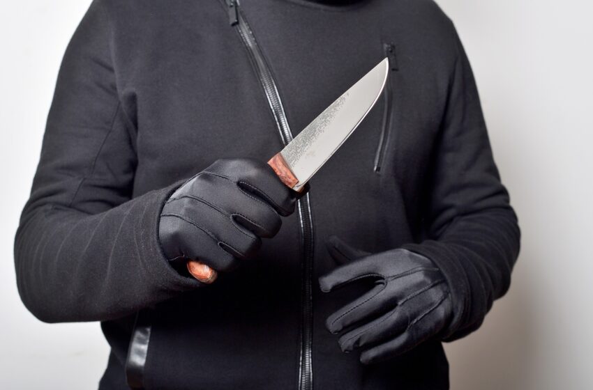  Ladrão armado com faca invade casa e rouba morador de Apucarana