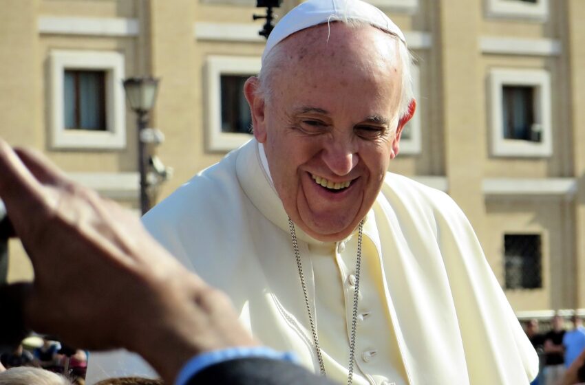  Em decisão histórica, Vaticano autoriza bênção para casais do mesmo sexo