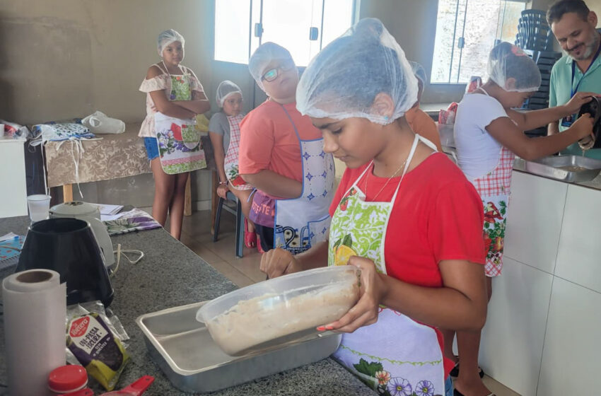  CRAS de Cambira realiza oficina culinária com crianças do município