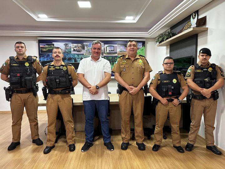  Prefeito Toledo recebe visita do Comandante do 10º Batalhão da Policia Militar de Apucarana