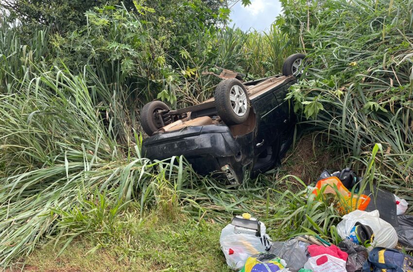  Motorista tenta desviar de buraco e se envolve em acidente em Jandaia do Sul