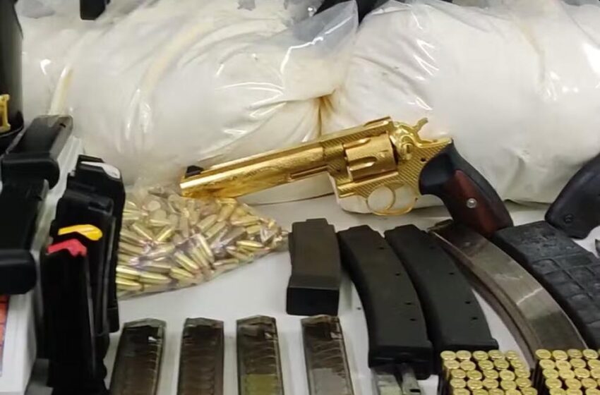  Polícia Militar apreende 30 quilos de cocaína e armas em casa suspeita em Curitiba