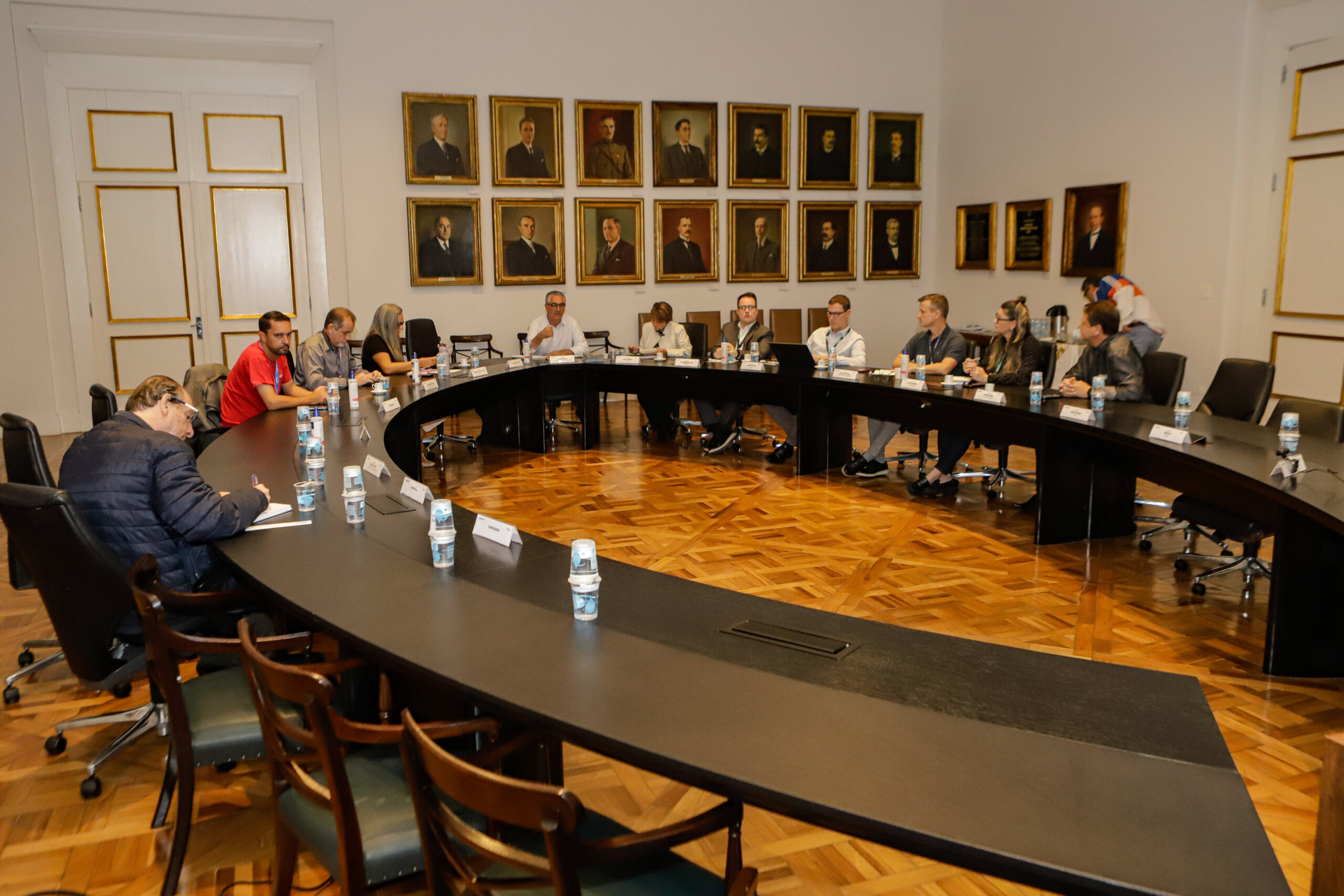 Curitiba, 22 de fevereiro de 2024 – Reunião do Grupo de Trabalho Turismo Religioso na Sala dos Governadores, Palácio Iguaçu.