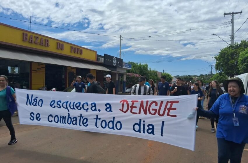  Combate à dengue: passeata é realizada em Marilândia do Sul