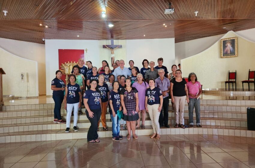  Grupo da Terceira Idade de Rio Branco do Ivaí visita o Santuário Santa Salete.