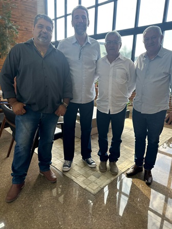  Pré-candidatos de Borrazópolis recebem apoio de presidente da Itaipu Binacional em evento em Maringá