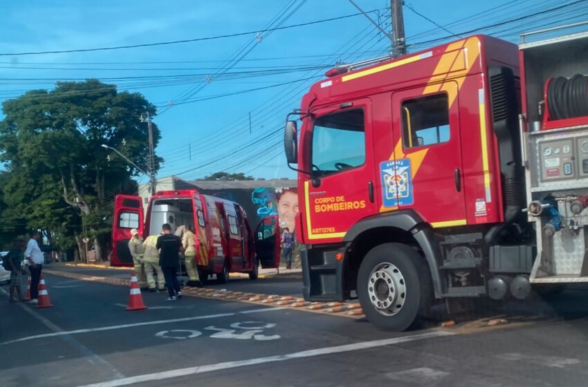  Motociclista fica ferido após bater em caminhão da prefeitura de Apucarana