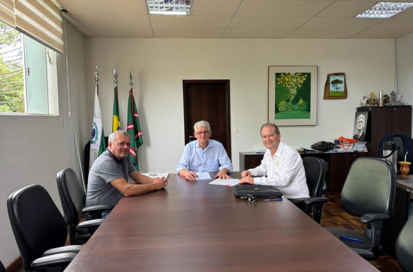  Prefeito de Ivaiporã se reúne com secretário de Estado da Agricultura para reivindicar investimentos
