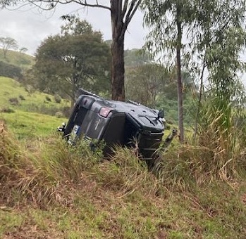  Carro de Jandaia do Sul é encontrado capotado na PR-466 em Kaloré