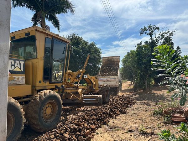  Prefeitura de Rio Branco do Ivaí recupera estradas do Distrito de Porto Espanhol