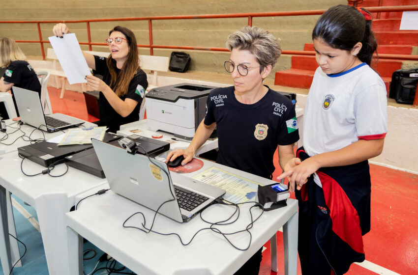  Justiça no Bairro confecciona carteiras de identidade para estudantes