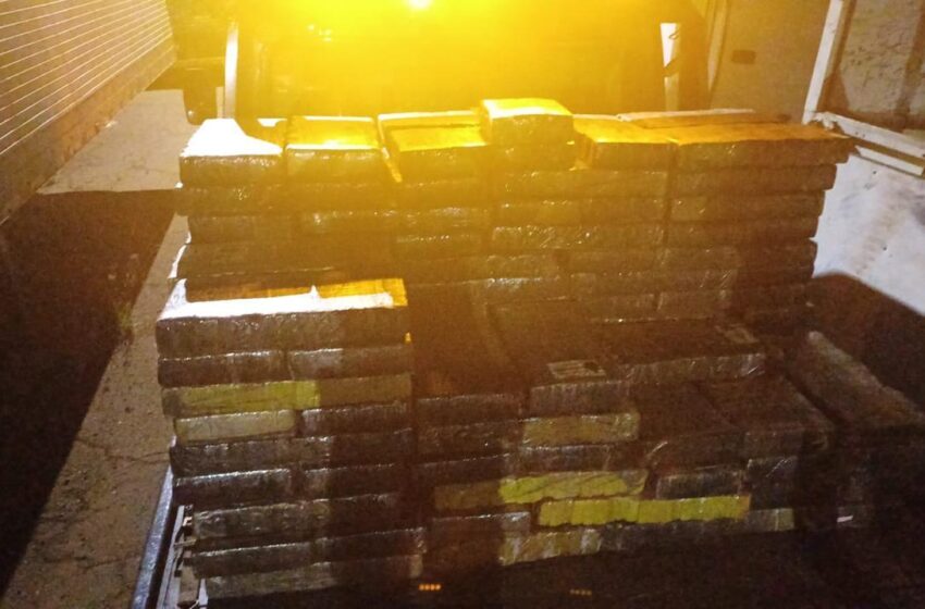  Polícia Rodoviária Federal apreende quase 04 toneladas de maconha em Cambé